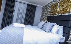 Delux Guesthouse